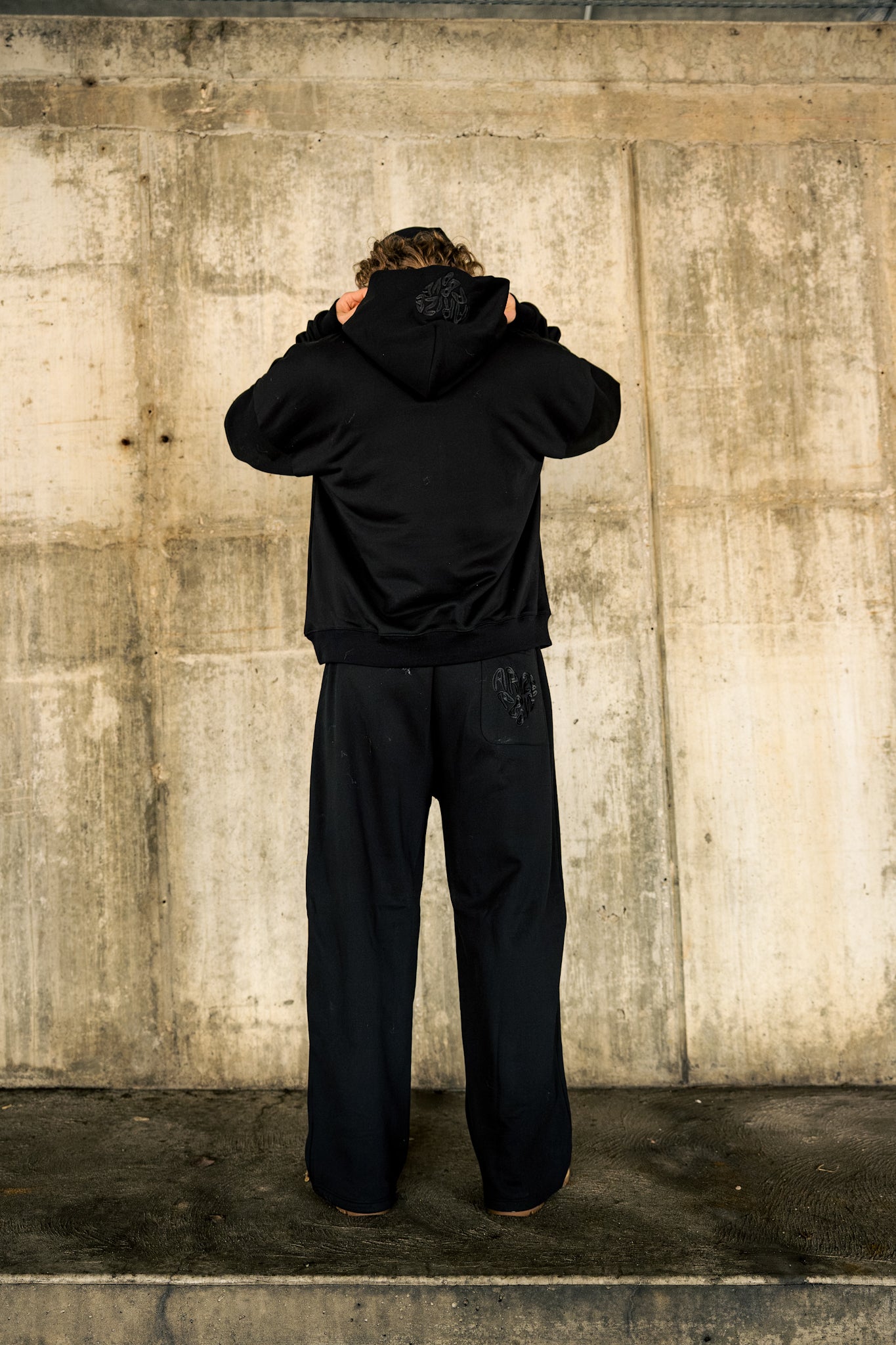 CORE HOODIE - BLACK
