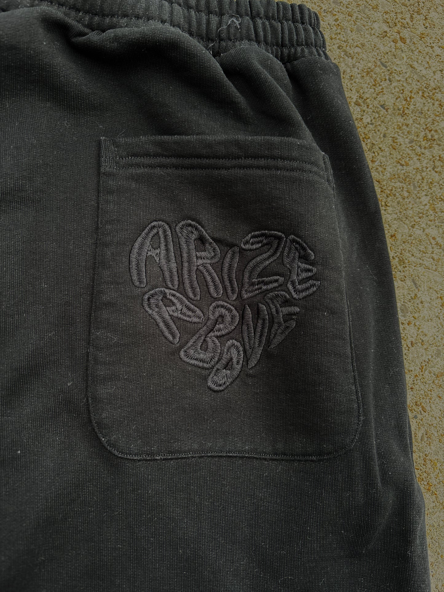CORE SWEATS - BLACK